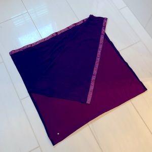 Lululemon scarf, wrap— can even be a top